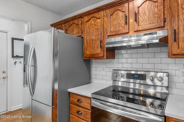 481 Meadow Lake Dr, Taylorsville, KY 40071