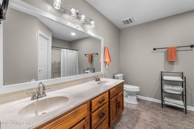 481 Meadow Lake Dr, Taylorsville, KY 40071