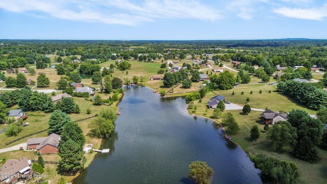 481 Meadow Lake Dr, Taylorsville, KY 40071