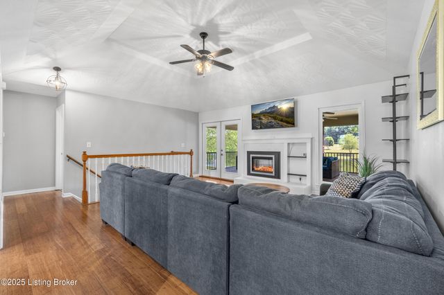 481 Meadow Lake Dr, Taylorsville, KY 40071