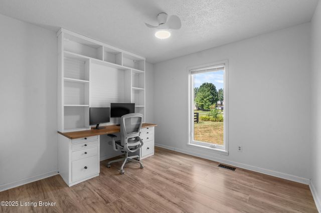 481 Meadow Lake Dr, Taylorsville, KY 40071