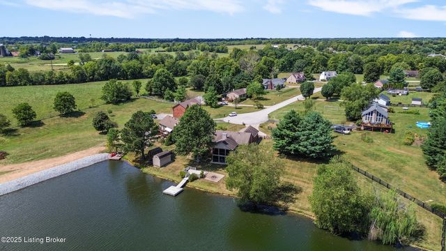 481 Meadow Lake Dr, Taylorsville, KY 40071