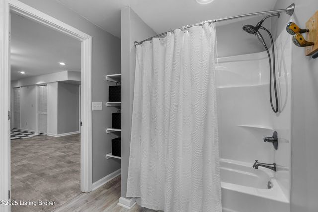 481 Meadow Lake Dr, Taylorsville, KY 40071