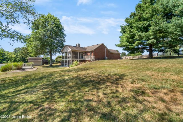 481 Meadow Lake Dr, Taylorsville, KY 40071