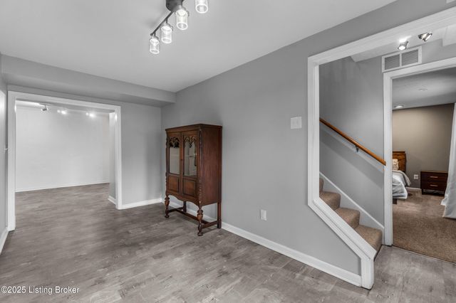 481 Meadow Lake Dr, Taylorsville, KY 40071