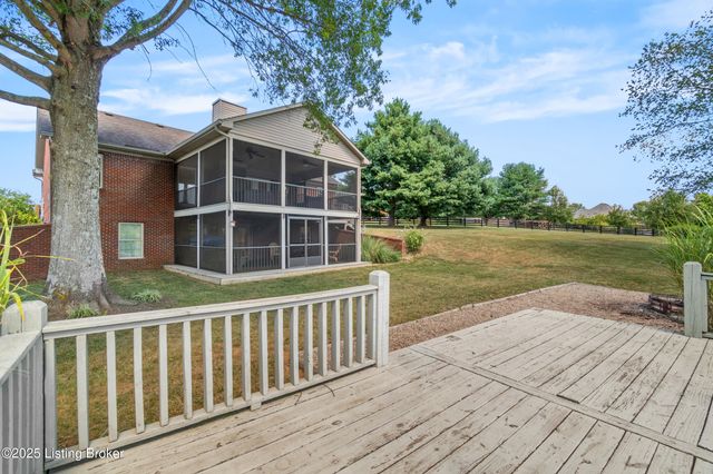 481 Meadow Lake Dr, Taylorsville, KY 40071