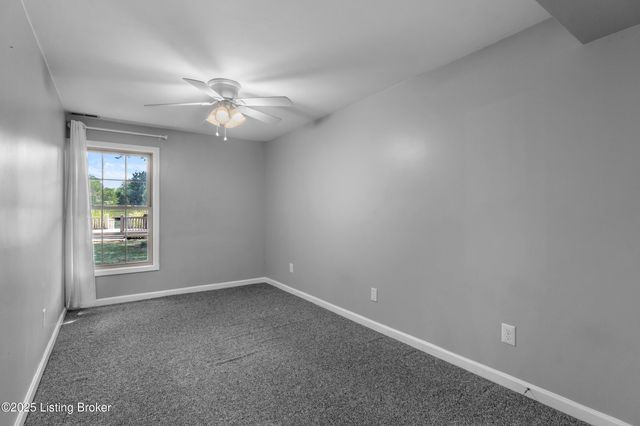 481 Meadow Lake Dr, Taylorsville, KY 40071