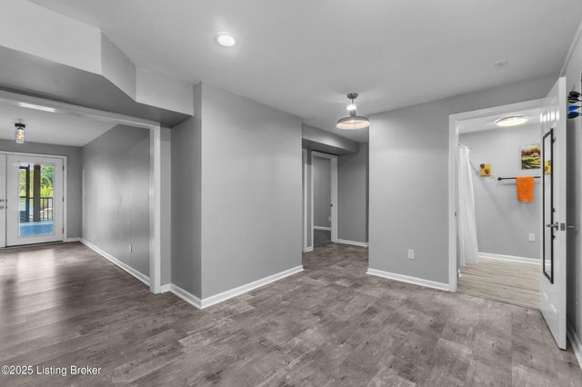 481 Meadow Lake Dr, Taylorsville, KY 40071