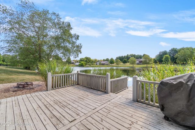 481 Meadow Lake Dr, Taylorsville, KY 40071