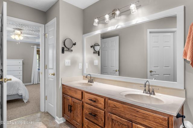 481 Meadow Lake Dr, Taylorsville, KY 40071