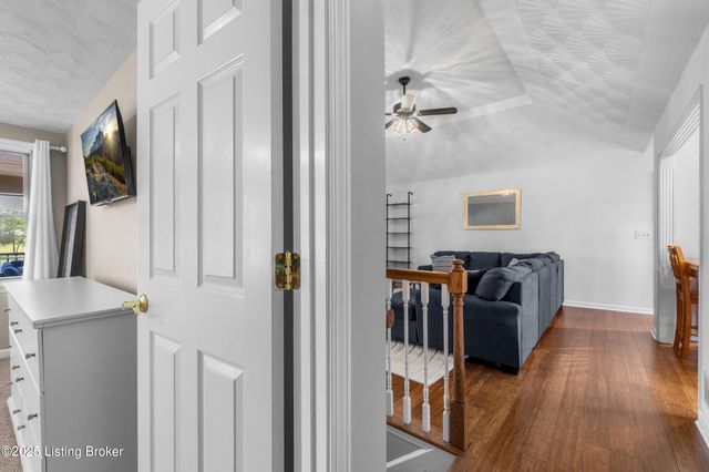 481 Meadow Lake Dr, Taylorsville, KY 40071