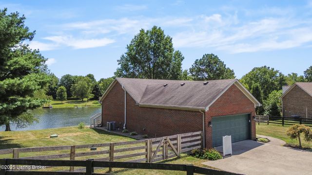 481 Meadow Lake Dr, Taylorsville, KY 40071