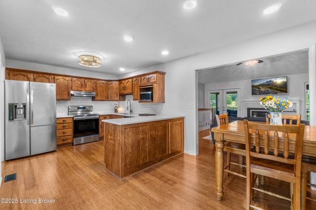 481 Meadow Lake Dr, Taylorsville, KY 40071