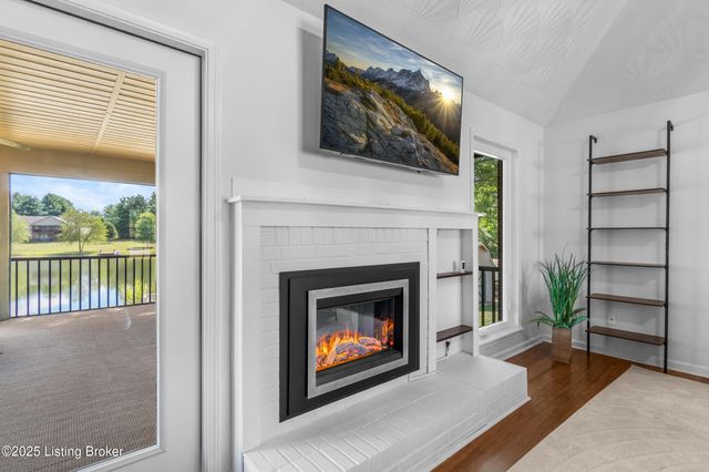 481 Meadow Lake Dr, Taylorsville, KY 40071