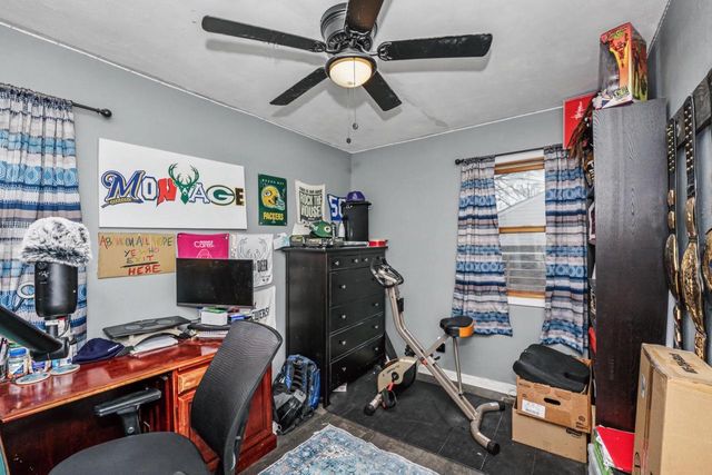 1800 Highland AVENUE, Waukesha, WI 53186