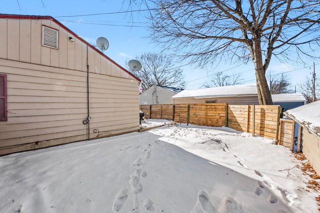 1800 Highland AVENUE, Waukesha, WI 53186