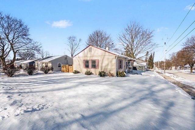 1800 Highland AVENUE, Waukesha, WI 53186