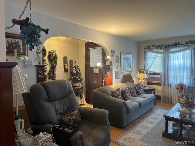 28 Paul Place, Buffalo, NY 14210