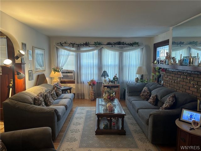 28 Paul Place, Buffalo, NY 14210