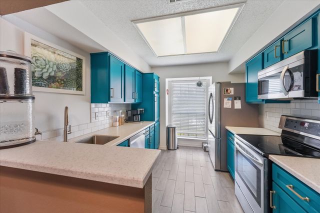 8600 Coppertowne Lane 501, Dallas, TX 75243