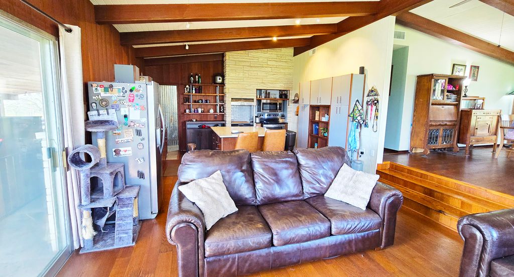 Image 22 of property listing at 15019 N Illnois Hwy 37, Mt Vernon, IL 62864