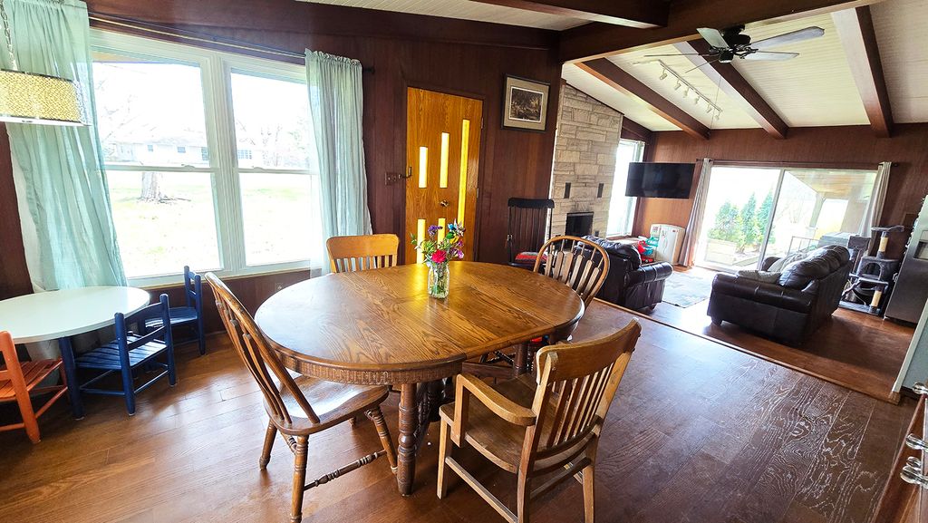 Image 23 of property listing at 15019 N Illnois Hwy 37, Mt Vernon, IL 62864