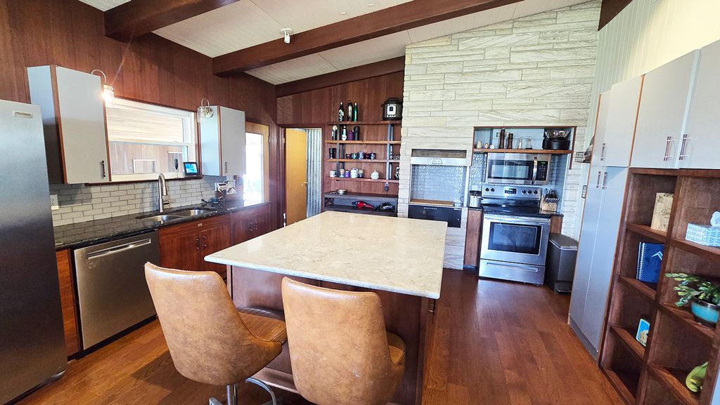 Image 27 of property listing at 15019 N Illnois Hwy 37, Mt Vernon, IL 62864