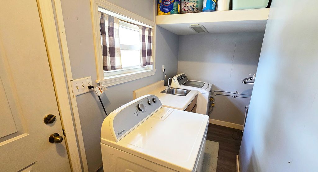 Image 31 of property listing at 15019 N Illnois Hwy 37, Mt Vernon, IL 62864