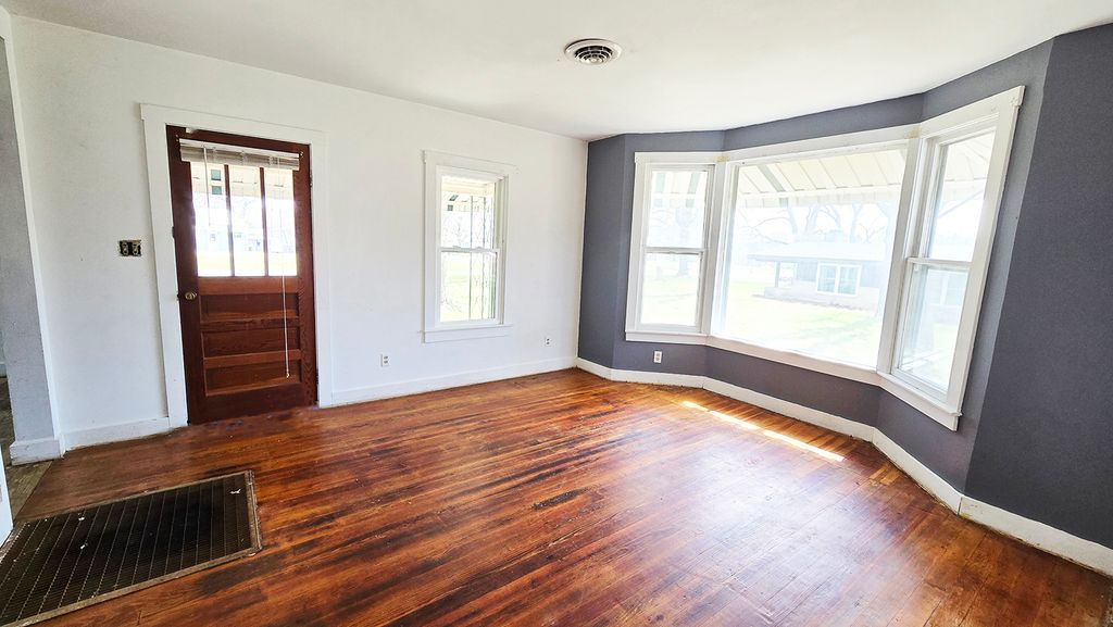 Image 46 of property listing at 15019 N Illnois Hwy 37, Mt Vernon, IL 62864