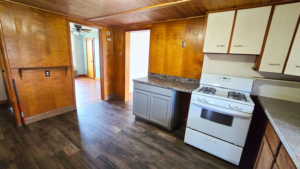 Image 57 of property listing at 15019 N Illnois Hwy 37, Mt Vernon, IL 62864