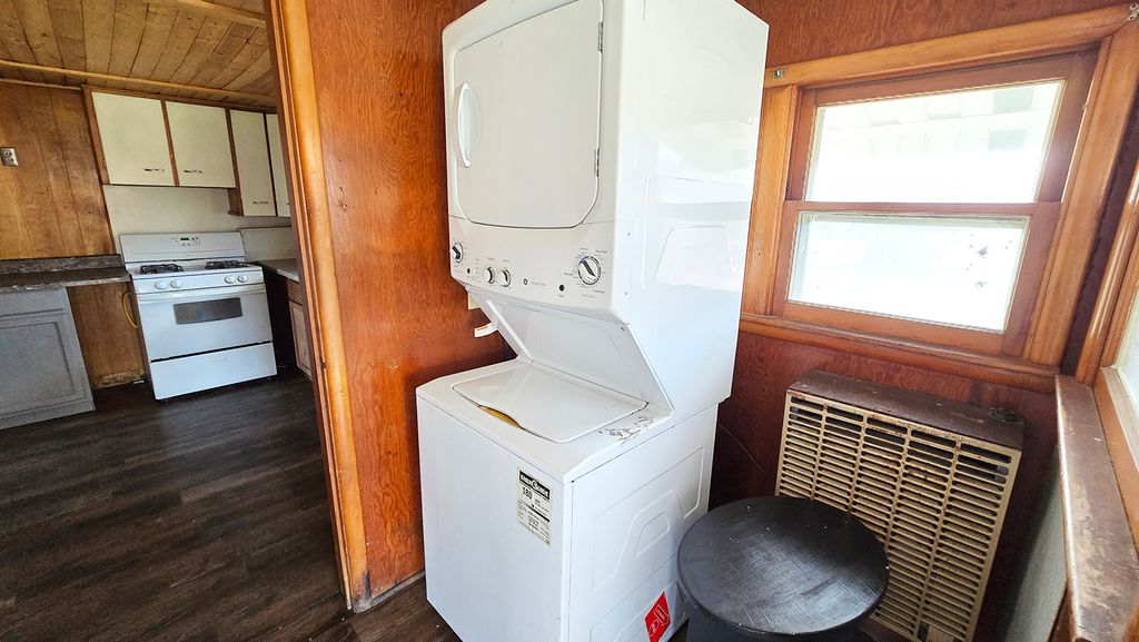 Image 58 of property listing at 15019 N Illnois Hwy 37, Mt Vernon, IL 62864