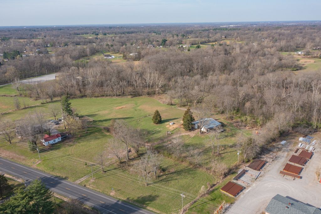 Image 65 of property listing at 15019 N Illnois Hwy 37, Mt Vernon, IL 62864