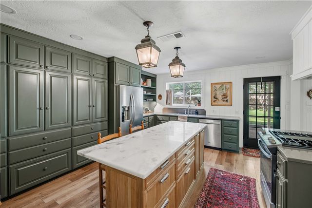 3711 Sunnybrook Lane, Bryan, TX 77802