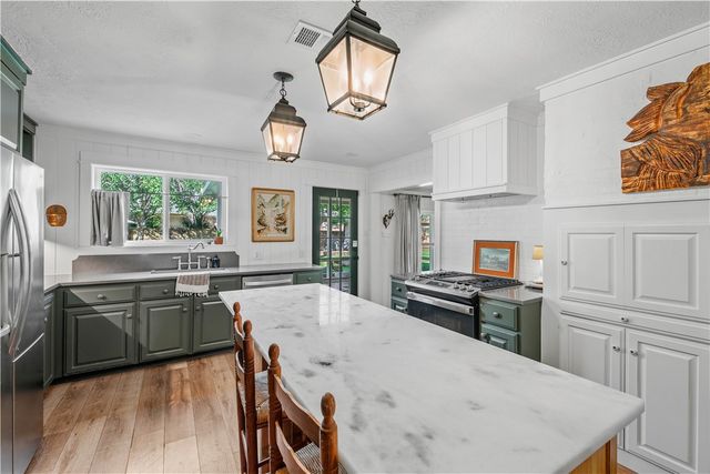 3711 Sunnybrook Lane, Bryan, TX 77802
