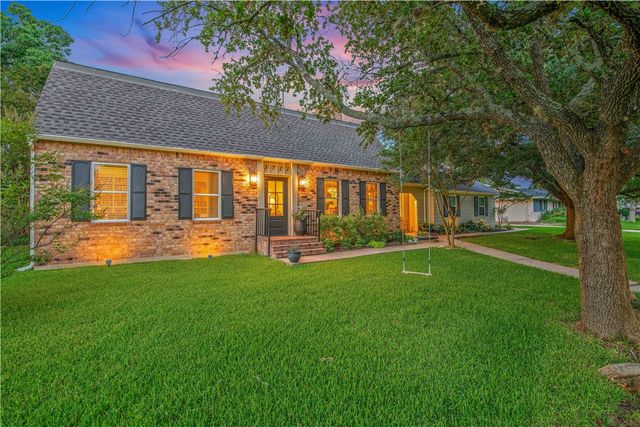 3711 Sunnybrook Lane, Bryan, TX 77802
