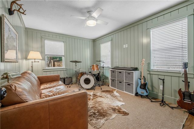 3711 Sunnybrook Lane, Bryan, TX 77802