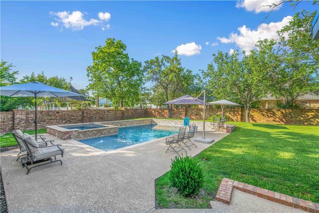 3711 Sunnybrook Lane, Bryan, TX 77802