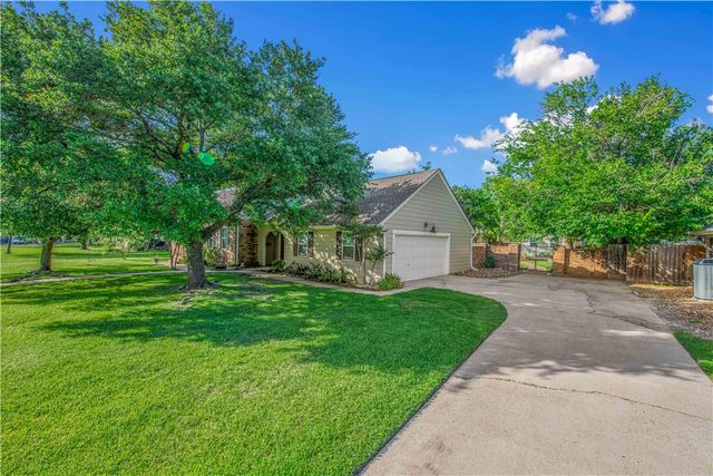 3711 Sunnybrook Lane, Bryan, TX 77802
