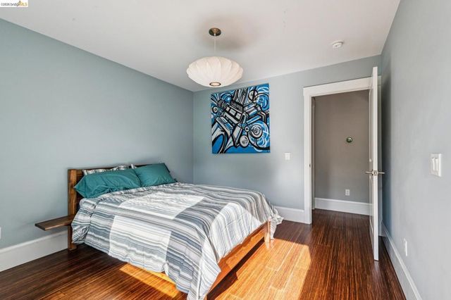 1066 1066 Bayview Ave, Oakland, CA 94610