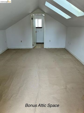 1066 1066 Bayview Ave, Oakland, CA 94610