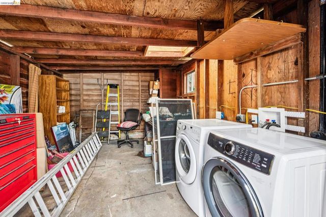 1066 1066 Bayview Ave, Oakland, CA 94610