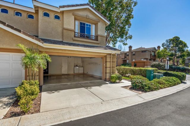 3696 Ruette De Ville, San Diego, CA 92130