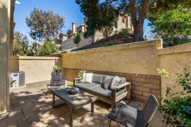 3696 Ruette De Ville, San Diego, CA 92130