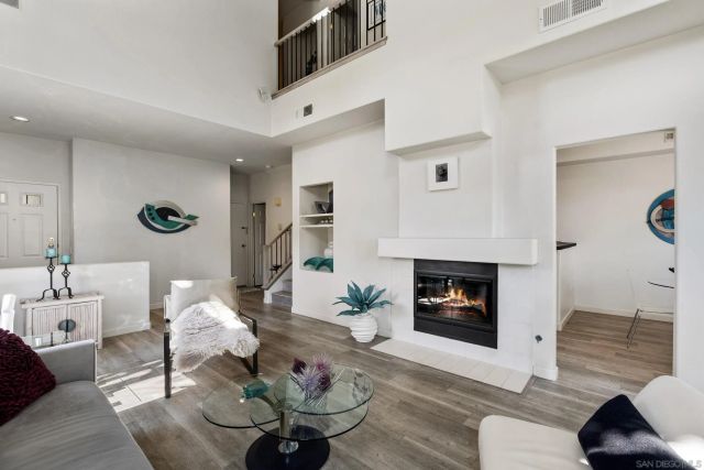 3696 Ruette De Ville, San Diego, CA 92130