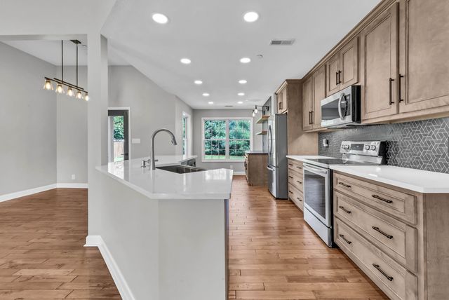 1267 Everwood Dr, Ashland City, TN 37015