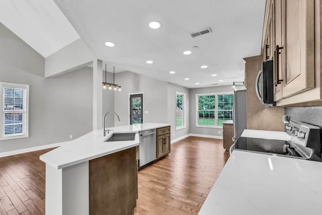 1267 Everwood Dr, Ashland City, TN 37015