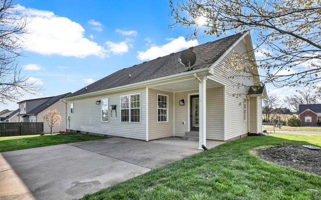 1267 Everwood Dr, Ashland City, TN 37015