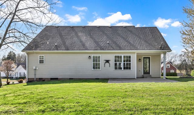 1267 Everwood Dr, Ashland City, TN 37015