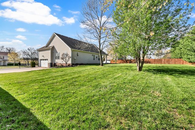 1267 Everwood Dr, Ashland City, TN 37015