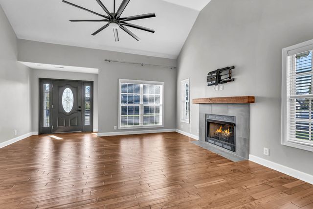 1267 Everwood Dr, Ashland City, TN 37015